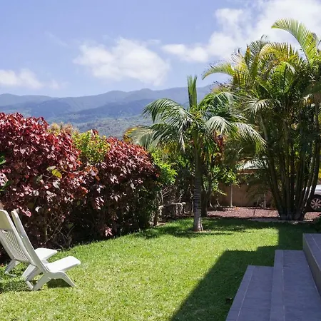 Casa Con Jardin Tropical
