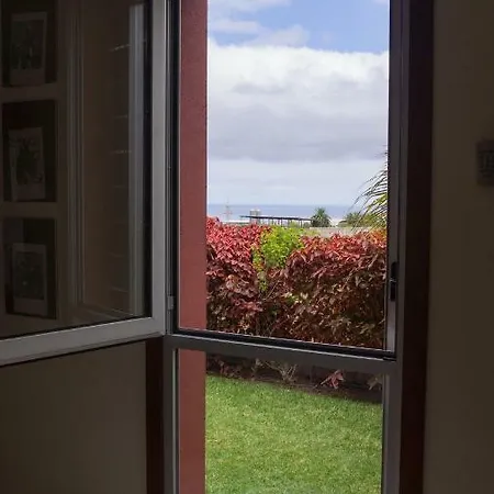 Casa Con Jardin Tropical